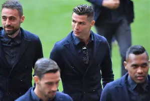 包含重磅！今晚尤文图斯造点机会今晨法兰克福调整名单以备欧冠，C罗爆冷击败西班牙队的词条